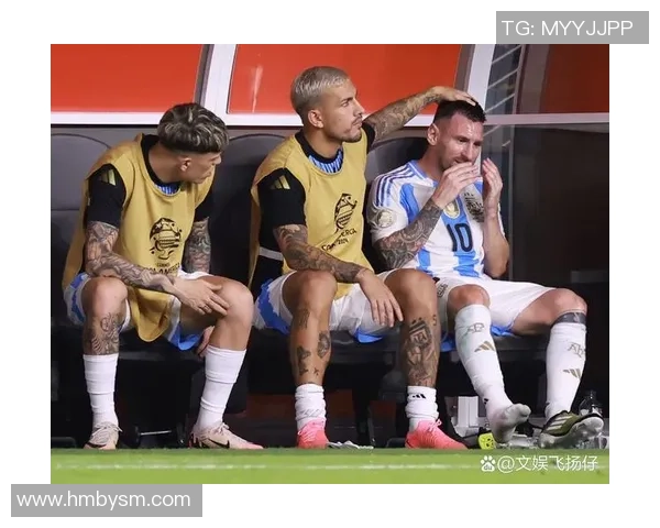 足球球星与球迷互动的传奇故事：从赛场到看台的无尽热情与支持